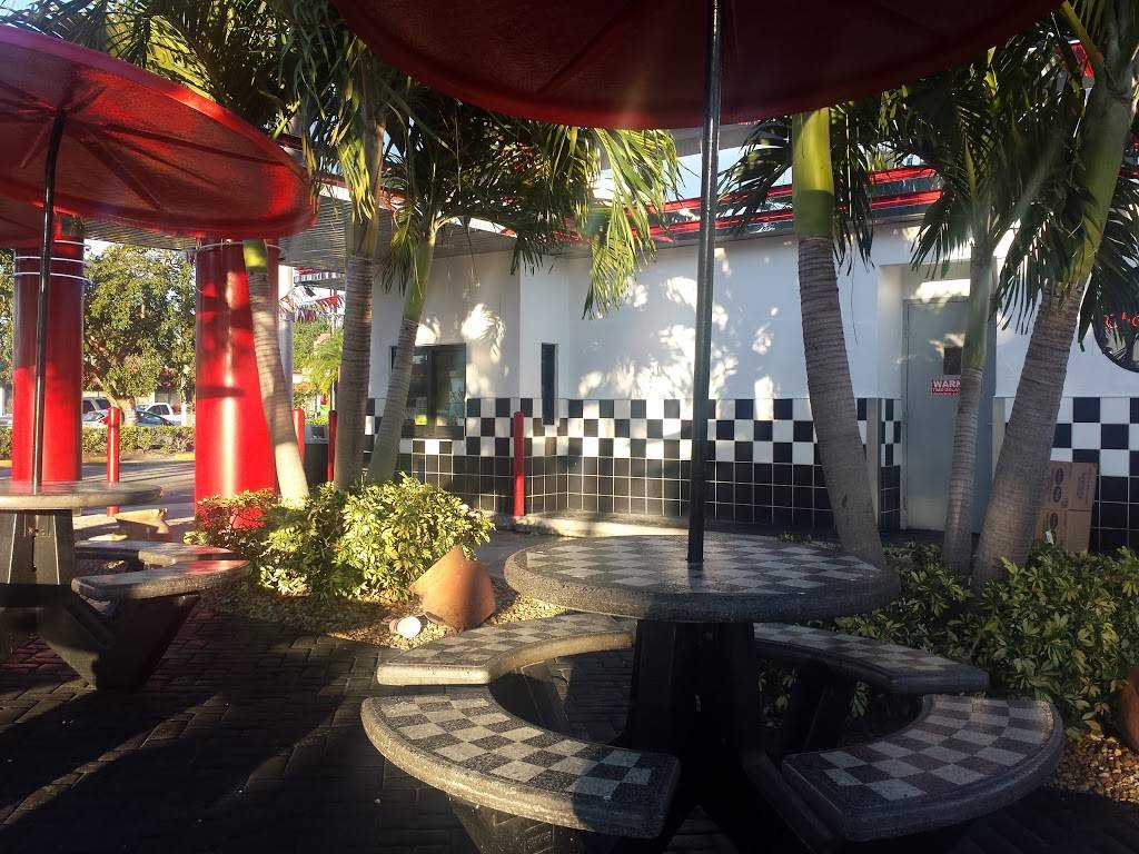 Checkers | restaurant | 236 NE 8th St, Homestead, FL 33030, USA | 3052429330 OR +1 305-242-9330