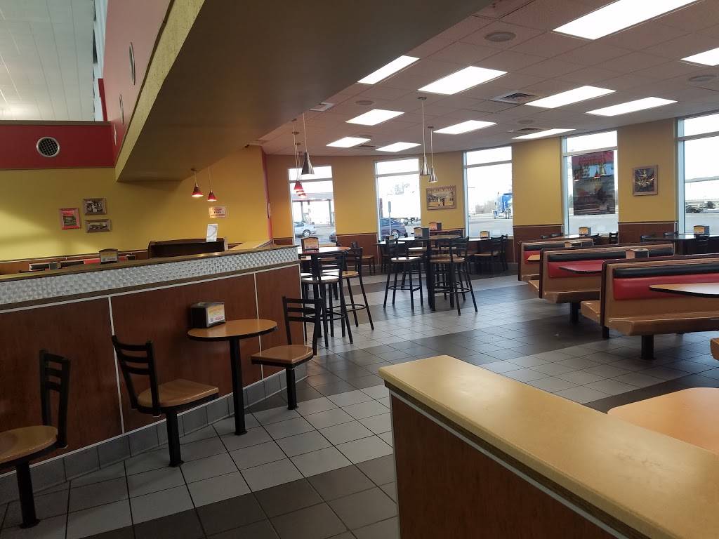 Hardees | restaurant | Kansas Turnpike - Milepost 65, El Dorado, KS 67042, USA | 3165362322 OR +1 316-536-2322