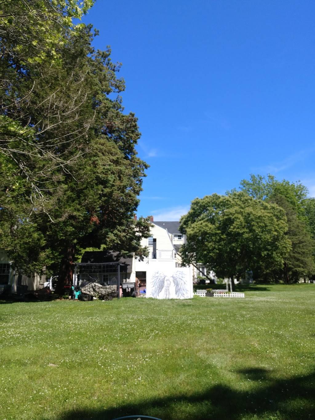 Chestnut Grille at the Bee & Thistle Inn | night club | 100 Lyme St, Old Lyme, CT 06371, USA | 8604341667 OR +1 860-434-1667