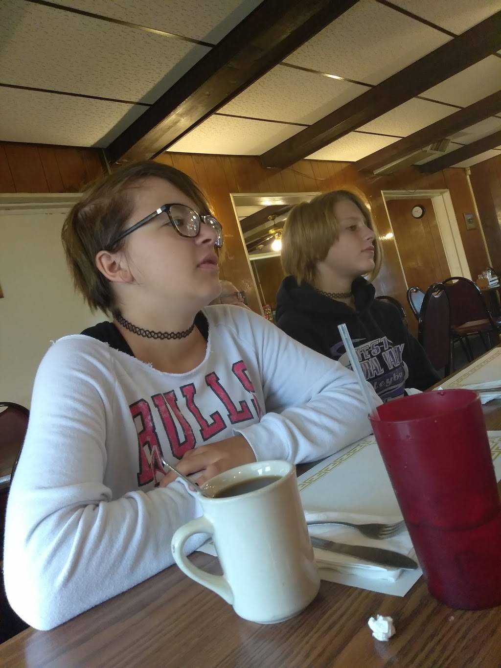 Airport Restaurant | restaurant | 10130 IN-37, Elwood, IN 46036, USA | 7655526400 OR +1 765-552-6400