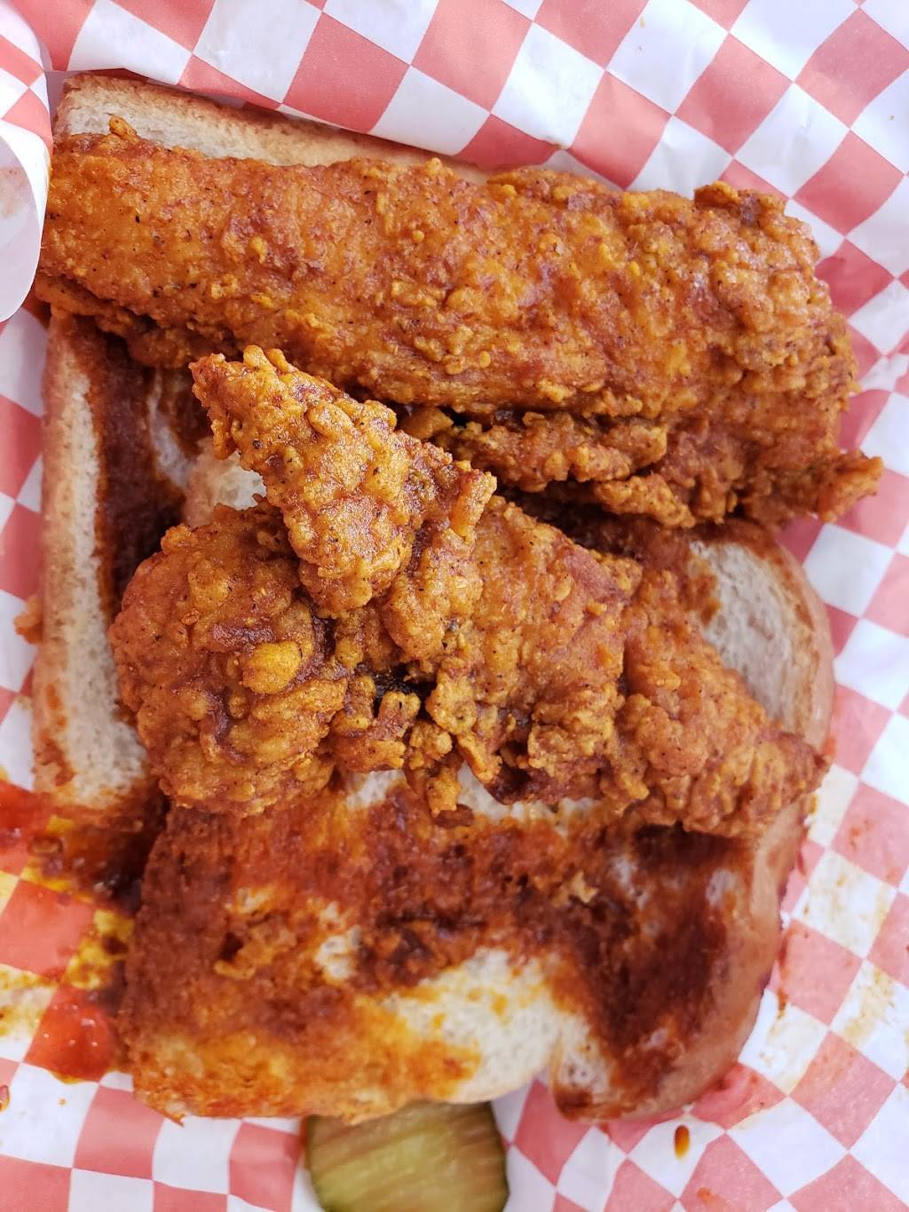 Helens Hot Chicken Murfreesboro | restaurant | 2042 Lascassas Pike a12, Murfreesboro, TN 37130, USA | 6153968779 OR +1 615-396-8779