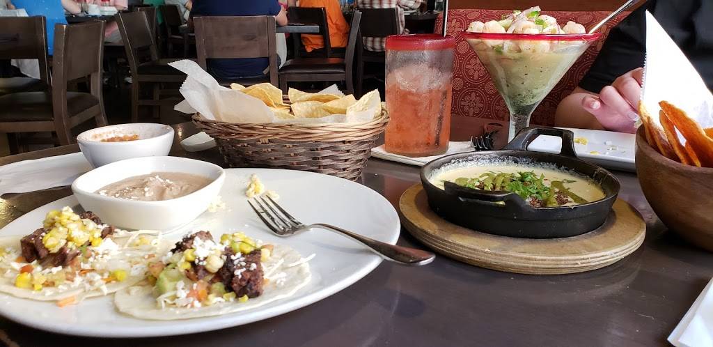 Rojo Mexican Grill | restaurant | 1602 West End Blvd, Minneapolis, MN 55416, USA | 9526575385 OR +1 952-657-5385