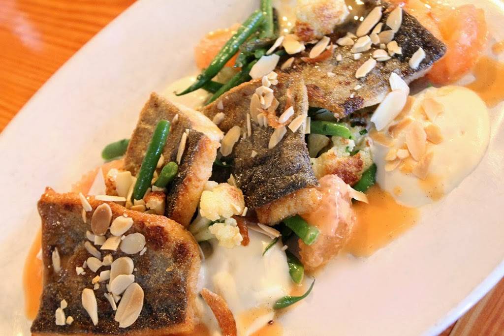 Menotomy Grill & Tavern | restaurant | 8602, 25 Massachusetts Ave, Arlington, MA 02474, USA | 7816481775 OR +1 781-648-1775