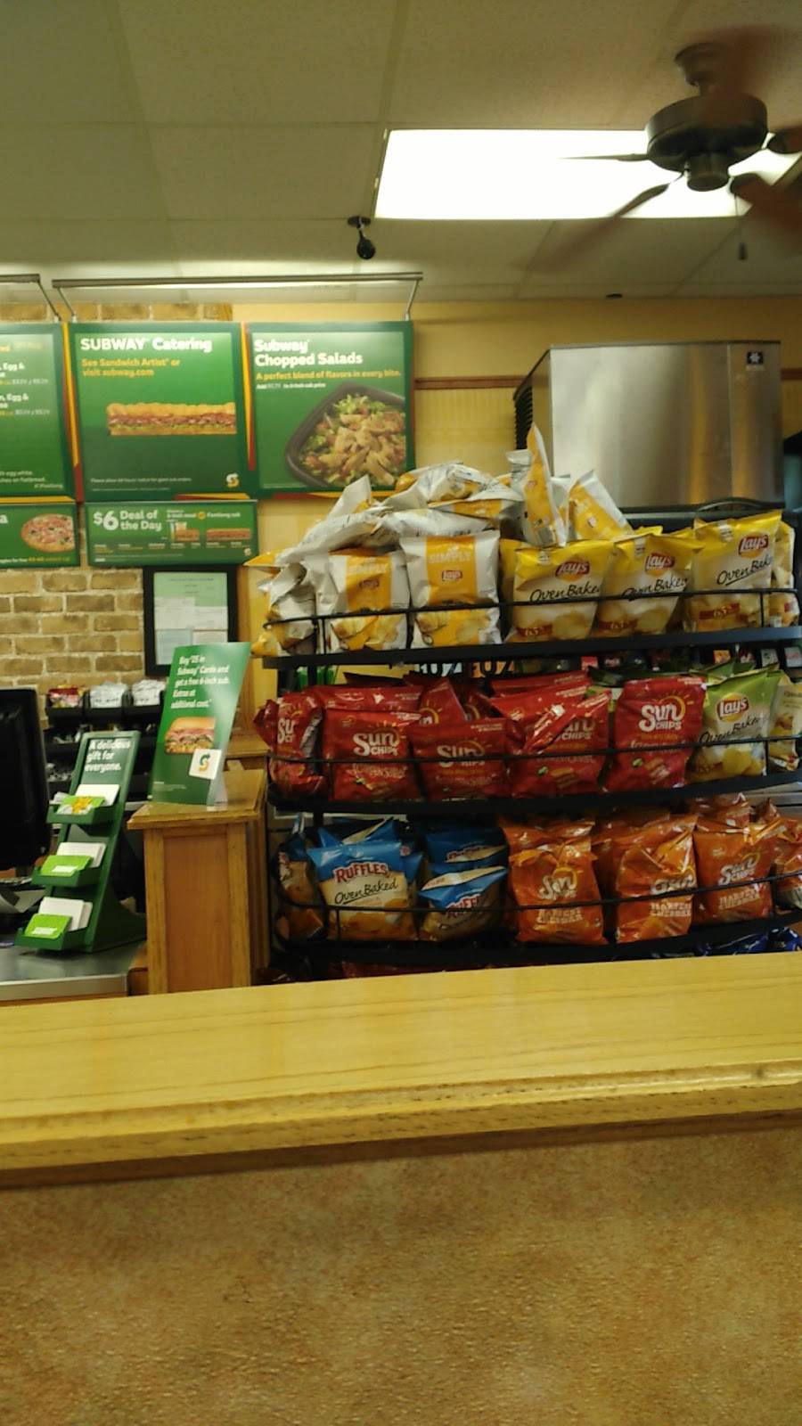 Subway | restaurant | 1602 13th Ave, Mendota, IL 61342, USA | 8155387827 OR +1 815-538-7827