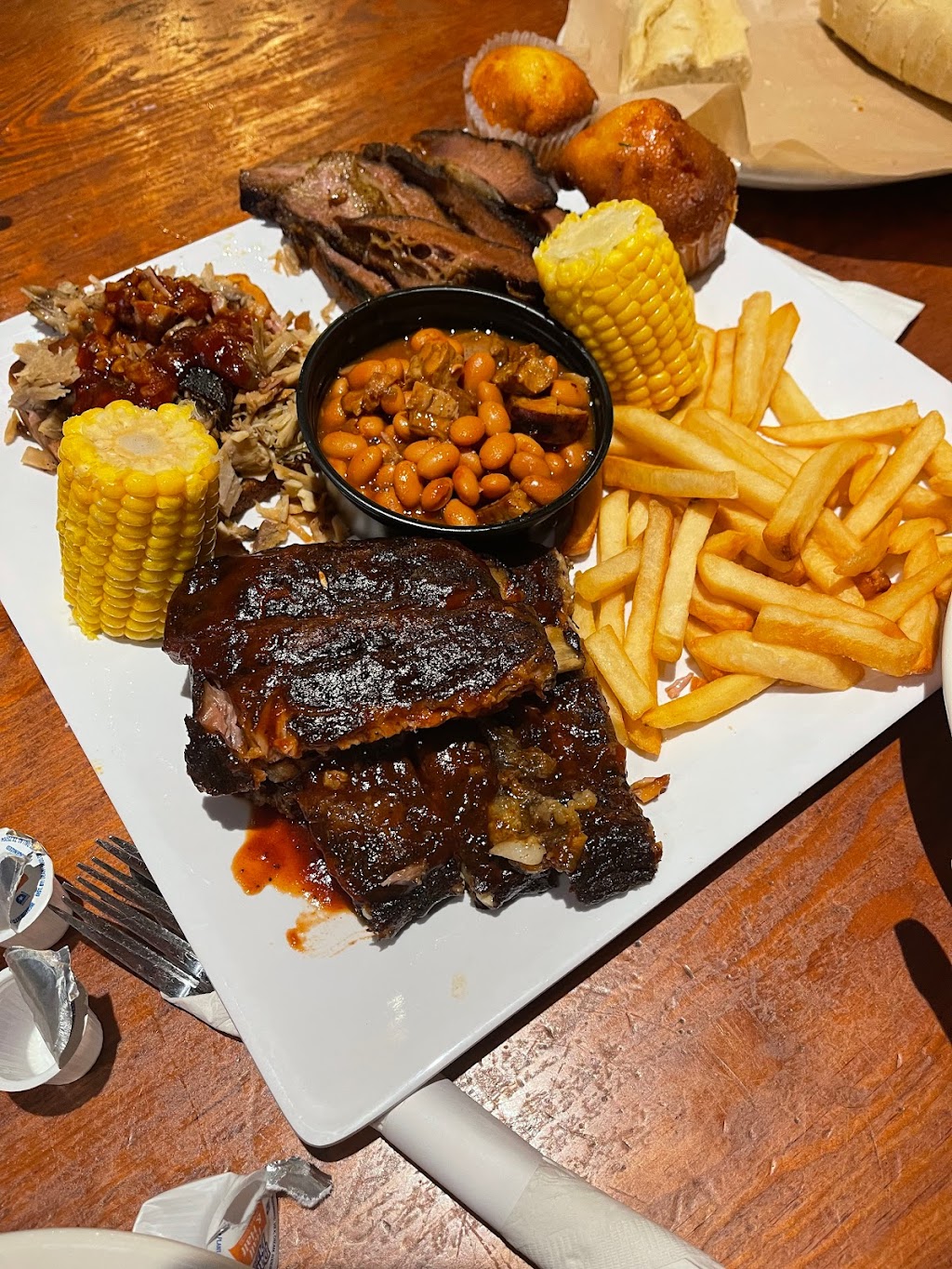 Famous Daves Bar-B-Que of America | restaurant | 2600 US-77, Brownsville, TX 78521, USA | 9565944140 OR +1 956-594-4140