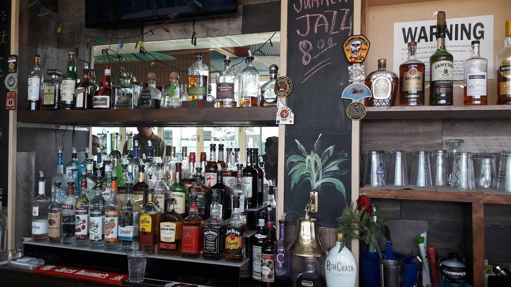 Halfway Down | restaurant | 153 Woodcleft Ave, Freeport, NY 11520, USA | 5166080700 OR +1 516-608-0700