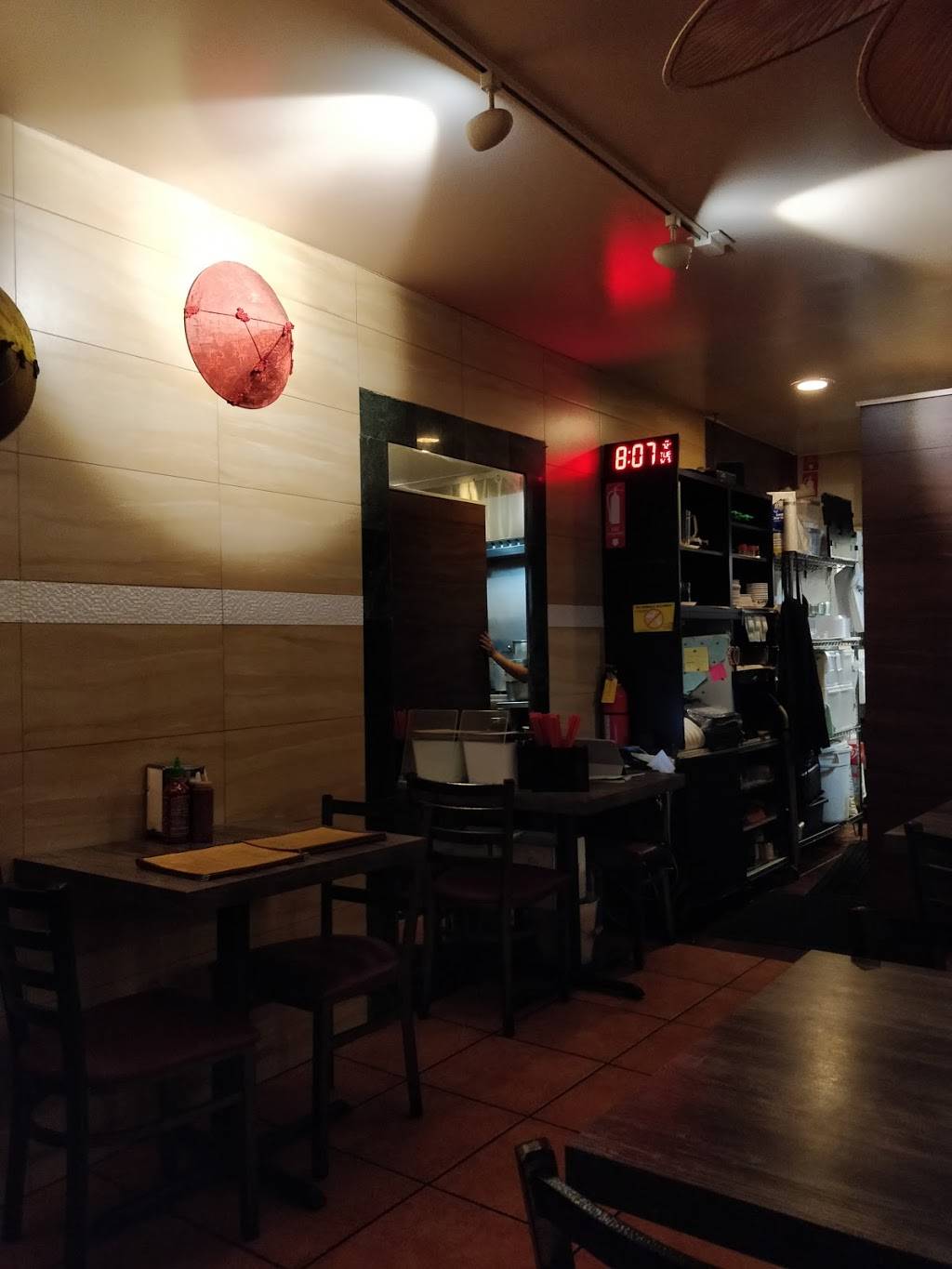 Le Saigon | restaurant | 11611 Santa Monica Blvd, Los Angeles, CA 90025, USA | 3103122929 OR +1 310-312-2929