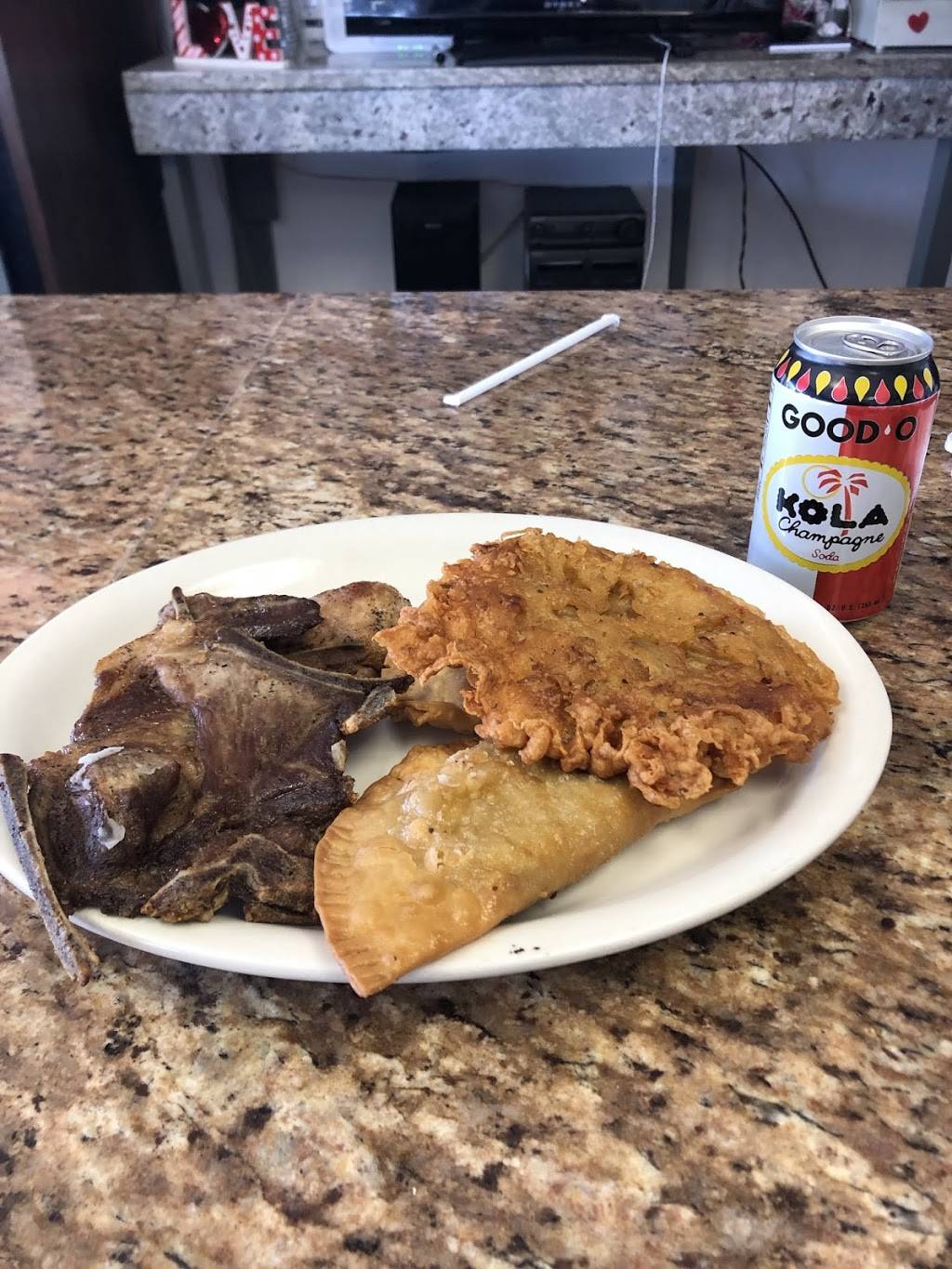 El Taino | restaurant | 3038 Scranton Rd, Cleveland, OH 44113, USA | 2166214888 OR +1 216-621-4888