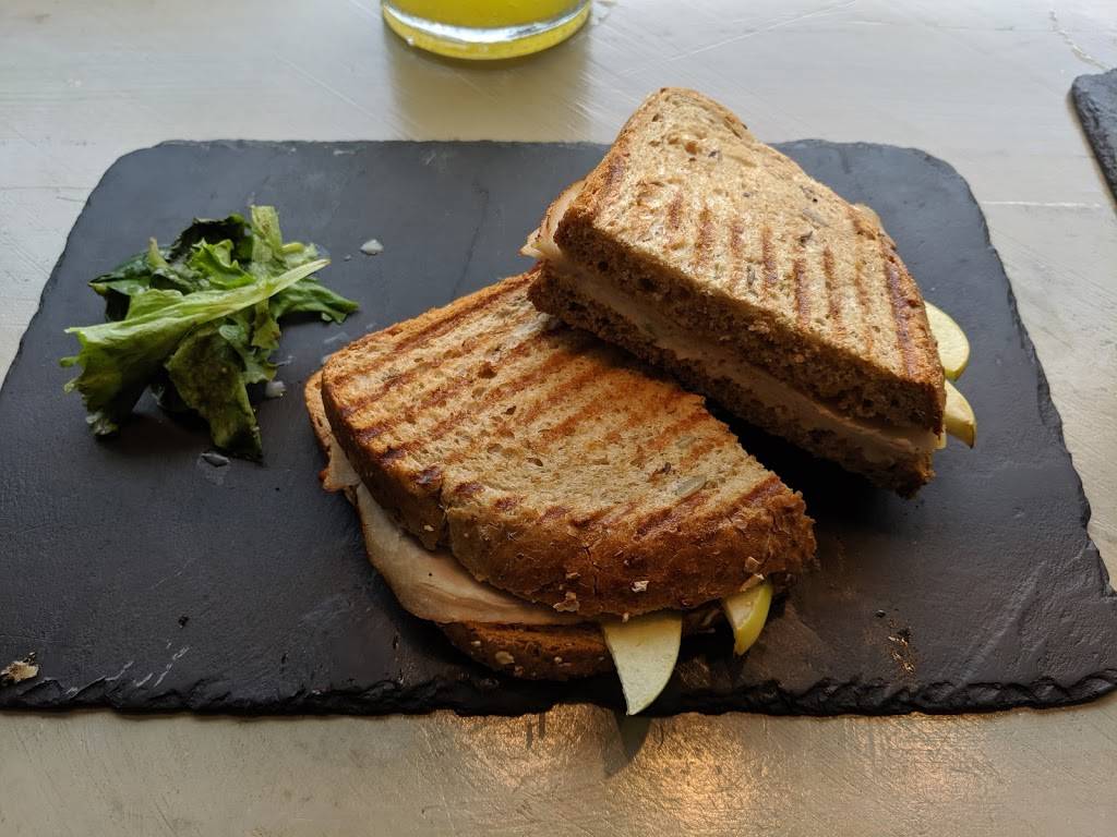 Coastal Fog | restaurant | 330 Evans St, Greenville, NC 27858, USA | 2523472632 OR +1 252-347-2632