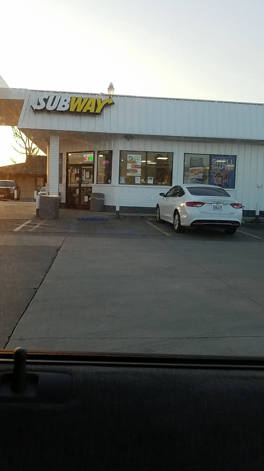 Subway | restaurant | 770 E Lerdo Hwy, Shafter, CA 93263, USA | 6617466787 OR +1 661-746-6787