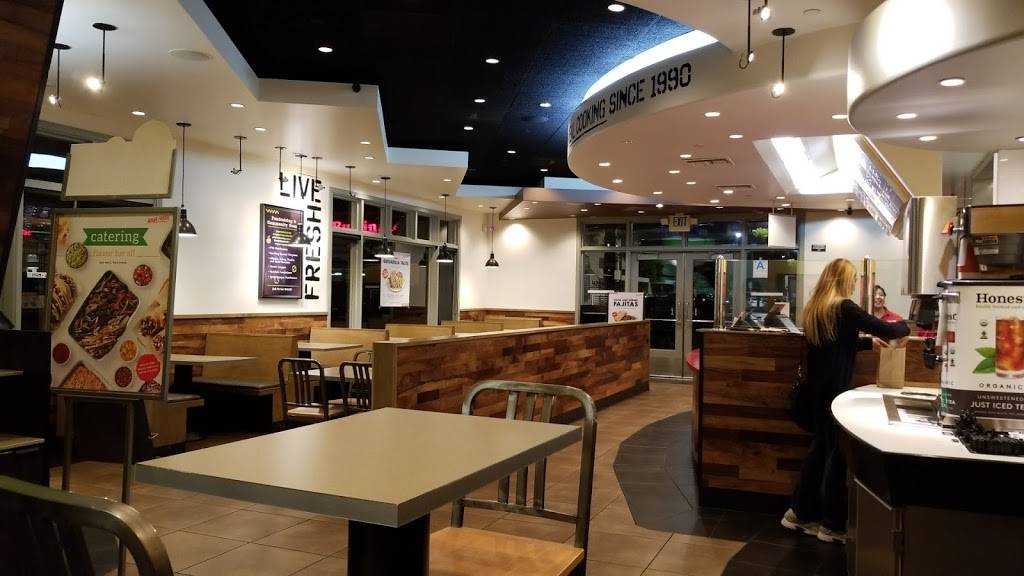 Baja Fresh Mexican Grill | restaurant | 22815 Victory Blvd Ste C, West Hills, CA 91307, USA | 8187044267 OR +1 818-704-4267