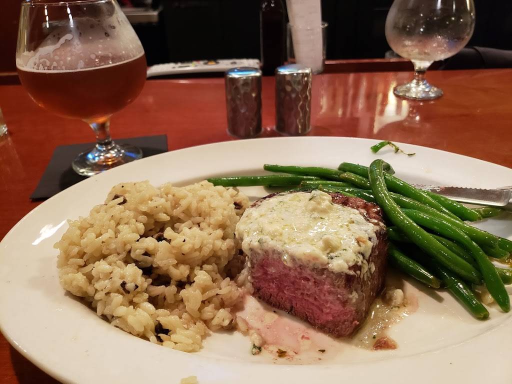 Sam Sneads Tavern | restaurant | 8540 Commerce Centre Dr #3132, Port St. Lucie, FL 34986, USA | 7728716850 OR +1 772-871-6850