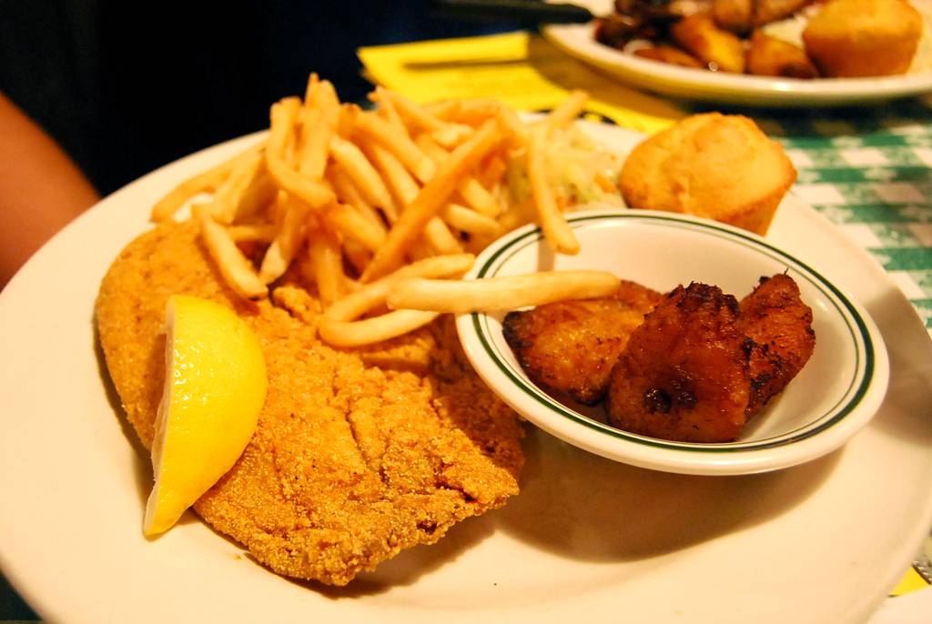 Dixie Kitchen & Bait Shop | restaurant | 825 Church St, Evanston, IL 60201, USA | 8477188174 OR +1 847-718-8174