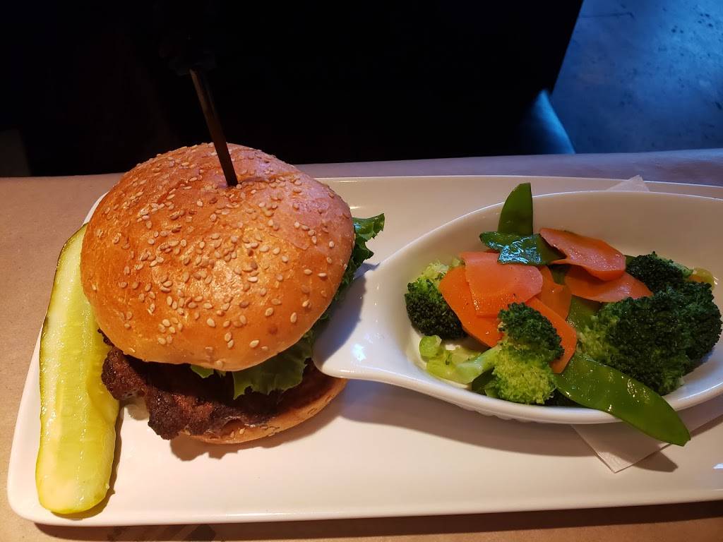 Jack Astors Bar & Grill | restaurant | 1820, av. Pierre-Péladeau local FA01, Laval, QC H7T 2Z1, Canada | 4506816683 OR +1 450-681-6683