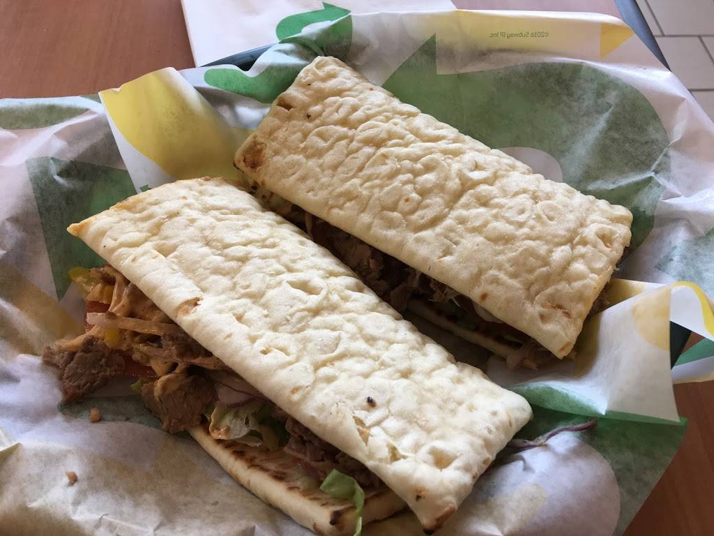 Restaurant SUBWAY | restaurant | 1005 Chemin de Masson, Gatineau, QC J8M 1R4, Canada | 8199866116 OR +1 819-986-6116