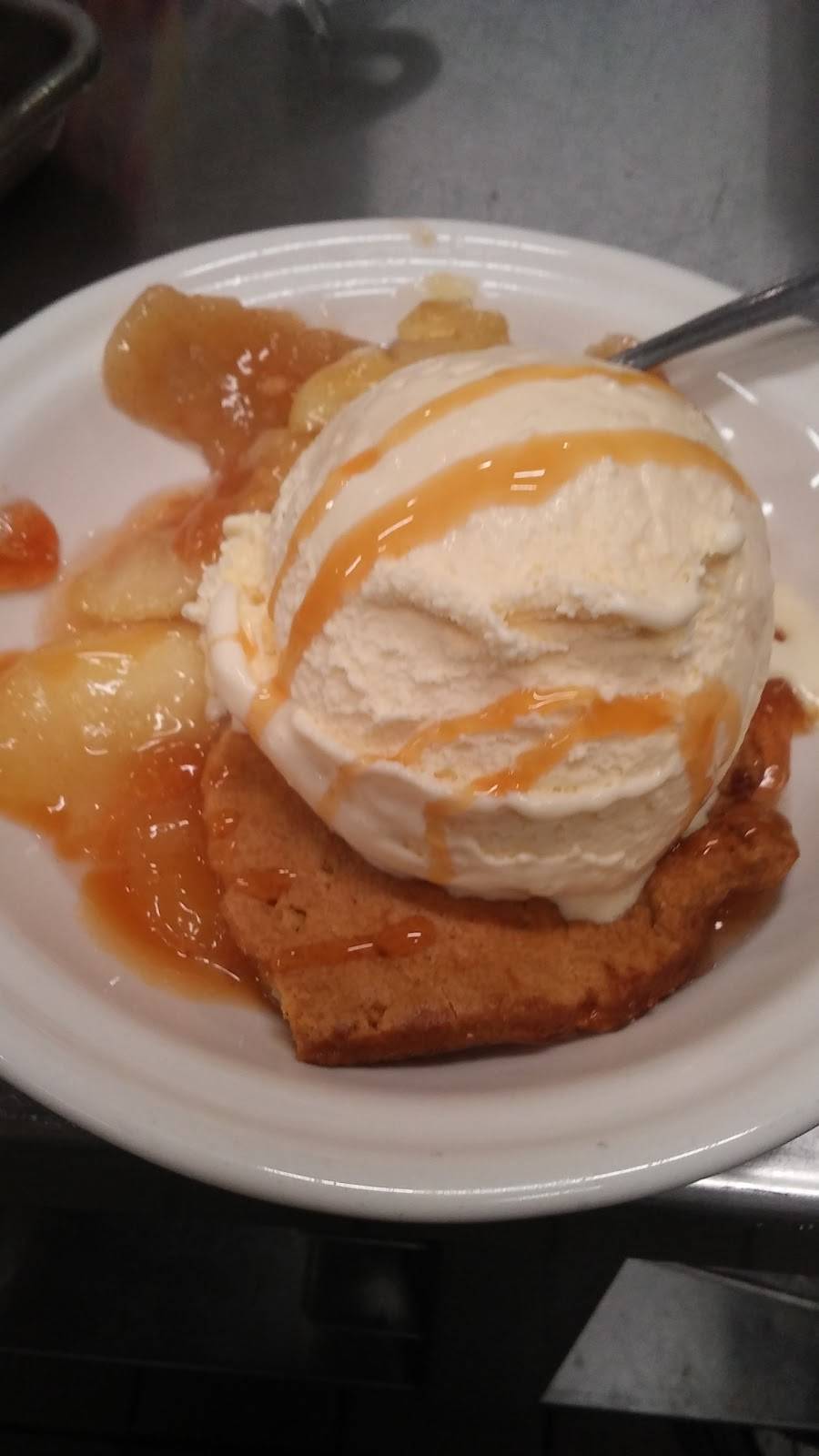 Huddle House | meal takeaway | 1920 Jesse Jewell Pkwy, Gainesville, GA 30501, USA | 4702525870 OR +1 470-252-5870