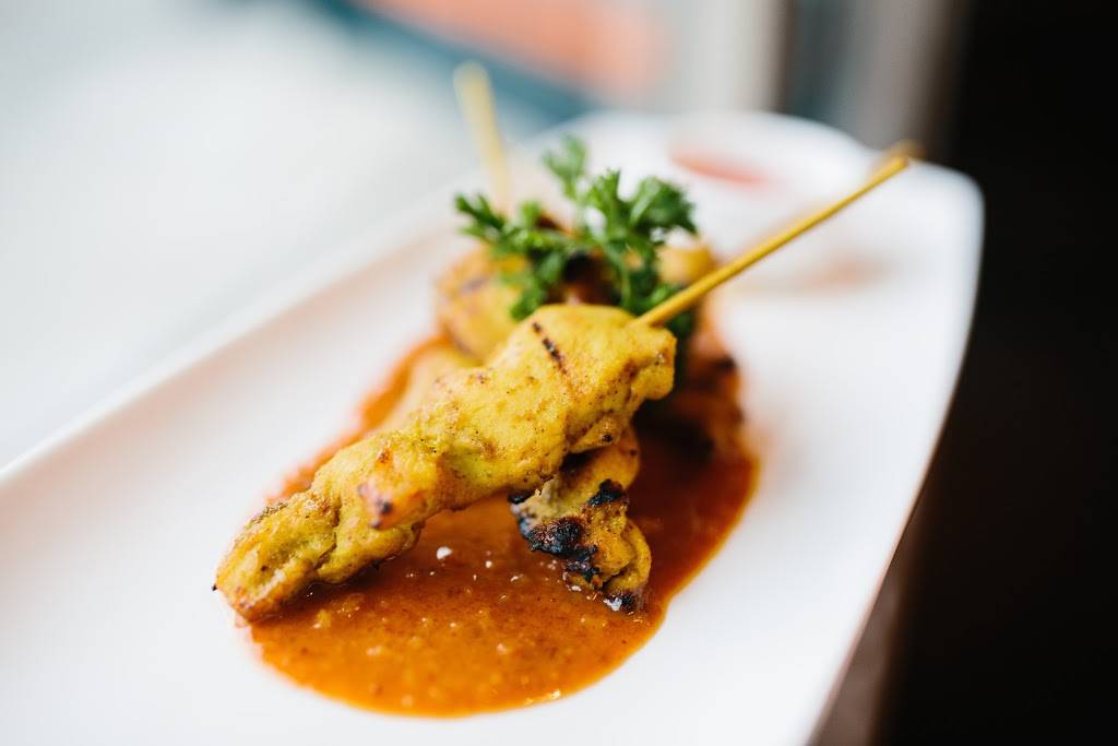 Sumittra Thai Cuisine | restaurant | 213 W Washington St, Charles Town, WV 25414, USA | 3048858747 OR +1 304-885-8747