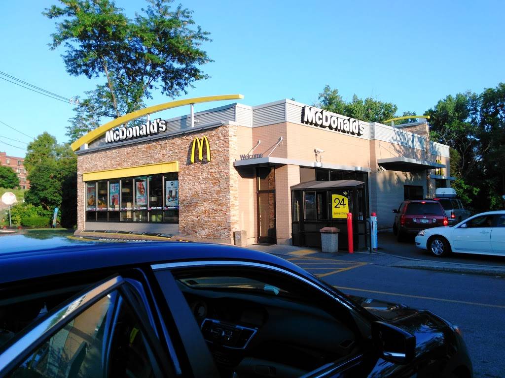 McDonalds | cafe | 333 Montvale Ave, Woburn, MA 01801, USA | 7819338927 OR +1 781-933-8927