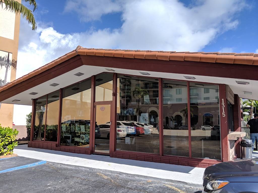 Tinta Y Cafe | cafe | 1315 Ponce de Leon Blvd, Coral Gables, FL 33134, USA | 3052850101 OR +1 305-285-0101