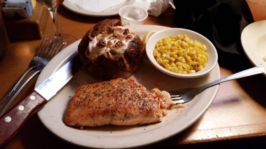 Texas Roadhouse | restaurant | 504 Stillwater Ave, Bangor, ME 04401, USA | 2072626122 OR +1 207-262-6122