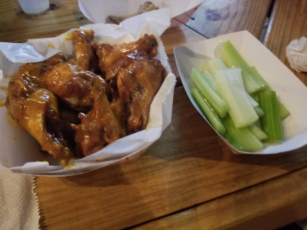 Big Dog Saloon | restaurant | 432 W Highland Ave, Ravenna, OH 44266, USA | 3302969115 OR +1 330-296-9115