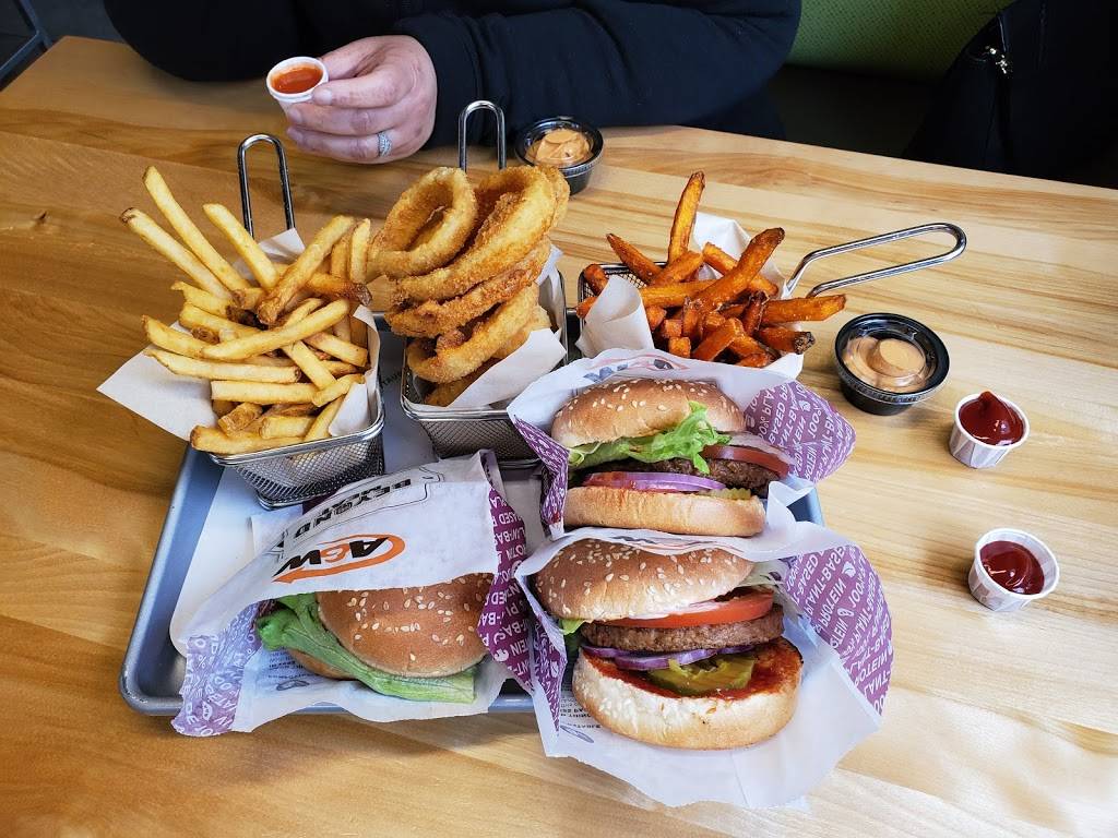 A&W Canada | restaurant | 665 Markham Rd, Scarborough, ON M1H 2A4, Canada | 6476280532 OR +1 647-628-0532