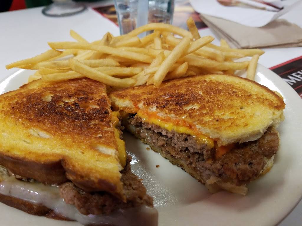 Steak n Shake | restaurant | 130 N 44th St, Mt Vernon, IL 62864, USA | 6182449466 OR +1 618-244-9466