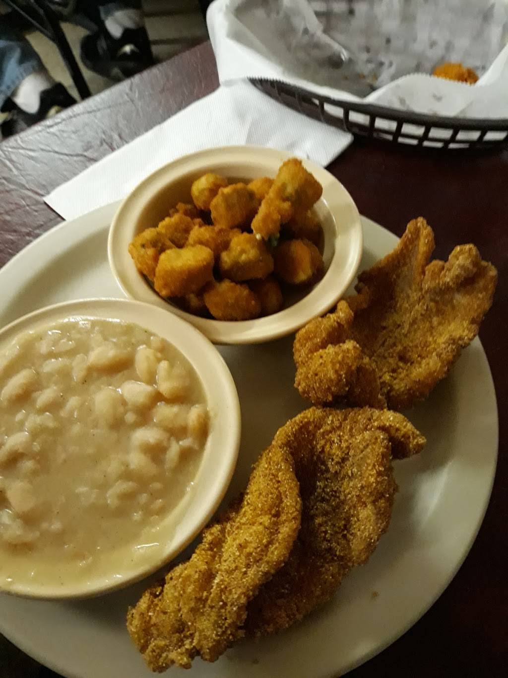 Catfish Country | restaurant | 3780 Holly Springs Rd. Ext., Hernando, MS 38632, USA | 6624290846 OR +1 662-429-0846
