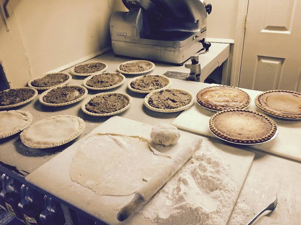 L.B.s Family Restaurant | restaurant | 860 Riverside Dr, North Grosvenor Dale, CT 06255, USA | 8609231899 OR +1 860-923-1899