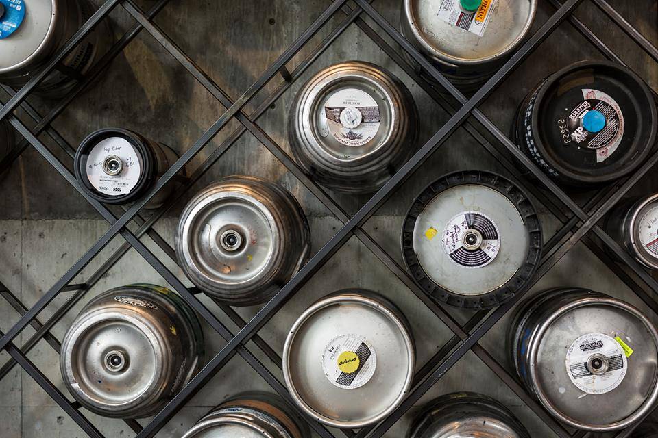 Watershed Pub & Kitchen | restaurant | 10104 3rd Ave NE, Seattle, WA 98125, USA | 2067297433 OR +1 206-729-7433