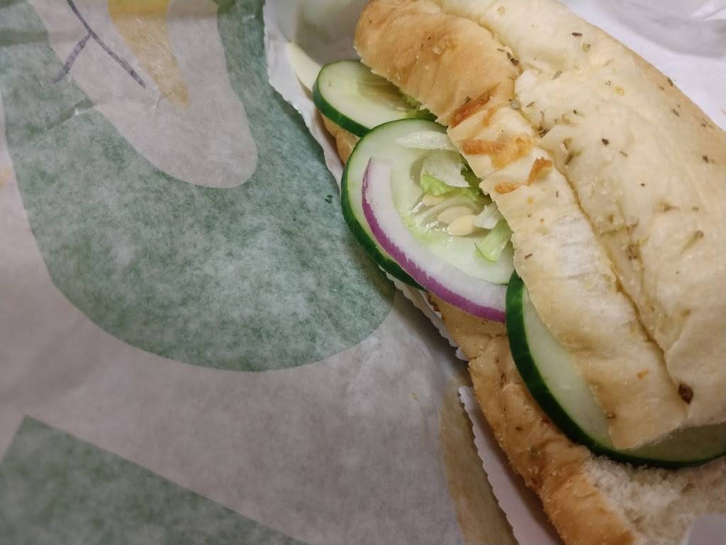 Subway | restaurant | 1701 US-64, Benton, TN 37307, USA | 4232999085 OR +1 423-299-9085