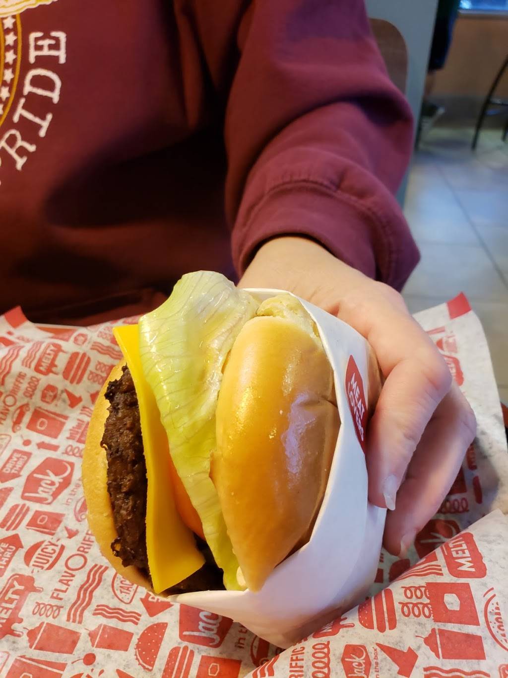 Jack in the Box | restaurant | 9485 California Ave, Riverside, CA 92503, USA | 9516370058 OR +1 951-637-0058