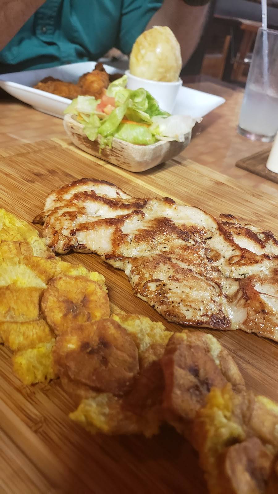 La Cocina De Arismendy | restaurant | 592 Essex St, Lawrence, MA 01840, USA | 9782582556 OR +1 978-258-2556