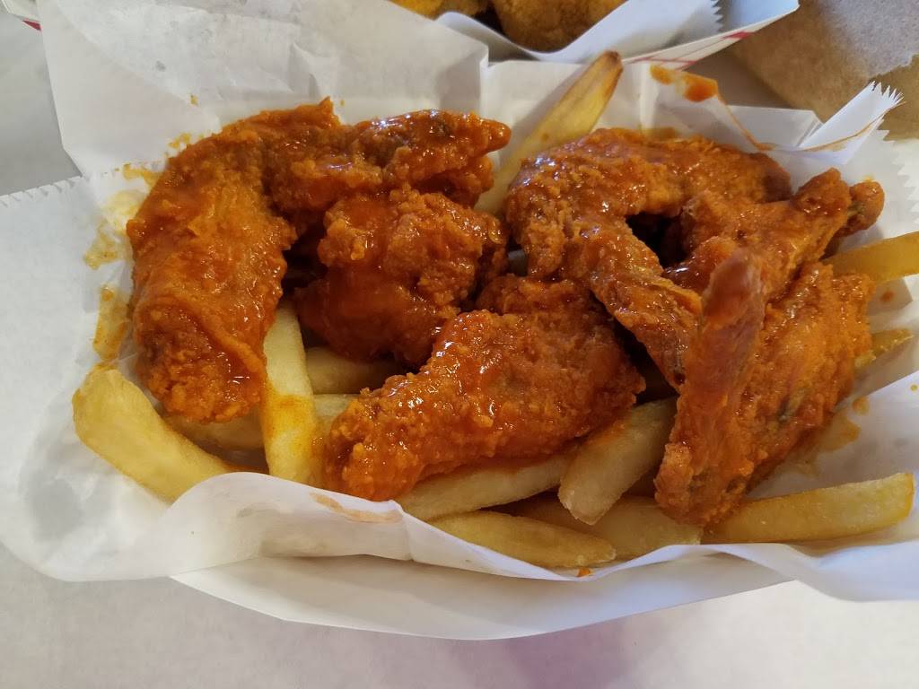 Two Fish | restaurant | 641 E 47th St, Chicago, IL 60653, USA | 7738558845 OR +1 773-855-8845