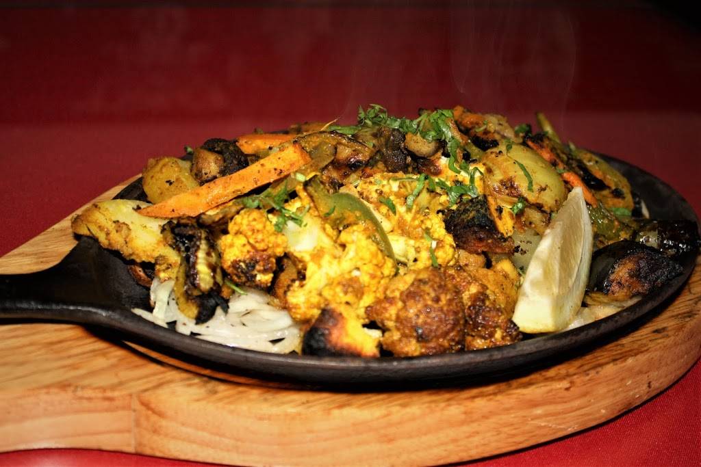 Royal Tandoori Granby | restaurant | 376 Rue Principale, Granby, QC J2G 5L9, Canada | 4505741122 OR +1 450-574-1122