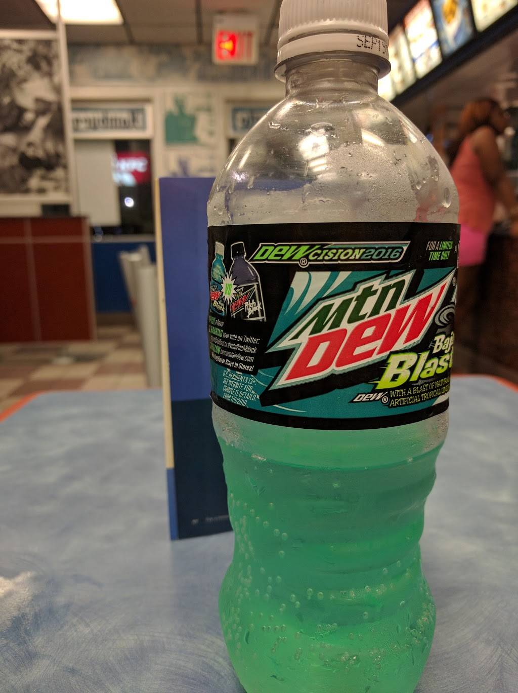 White Castle | restaurant | 17528 Hillside Avenue, Jamaica, NY 11432, USA | 7186576470 OR +1 718-657-6470