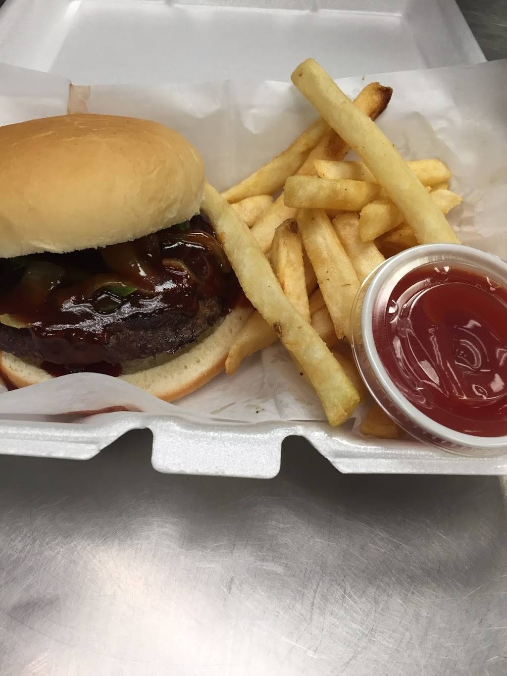 Vets Cafe | restaurant | 701 Riverview Dr, Kalamazoo, MI 49007, USA | 2693650779 OR +1 269-365-0779