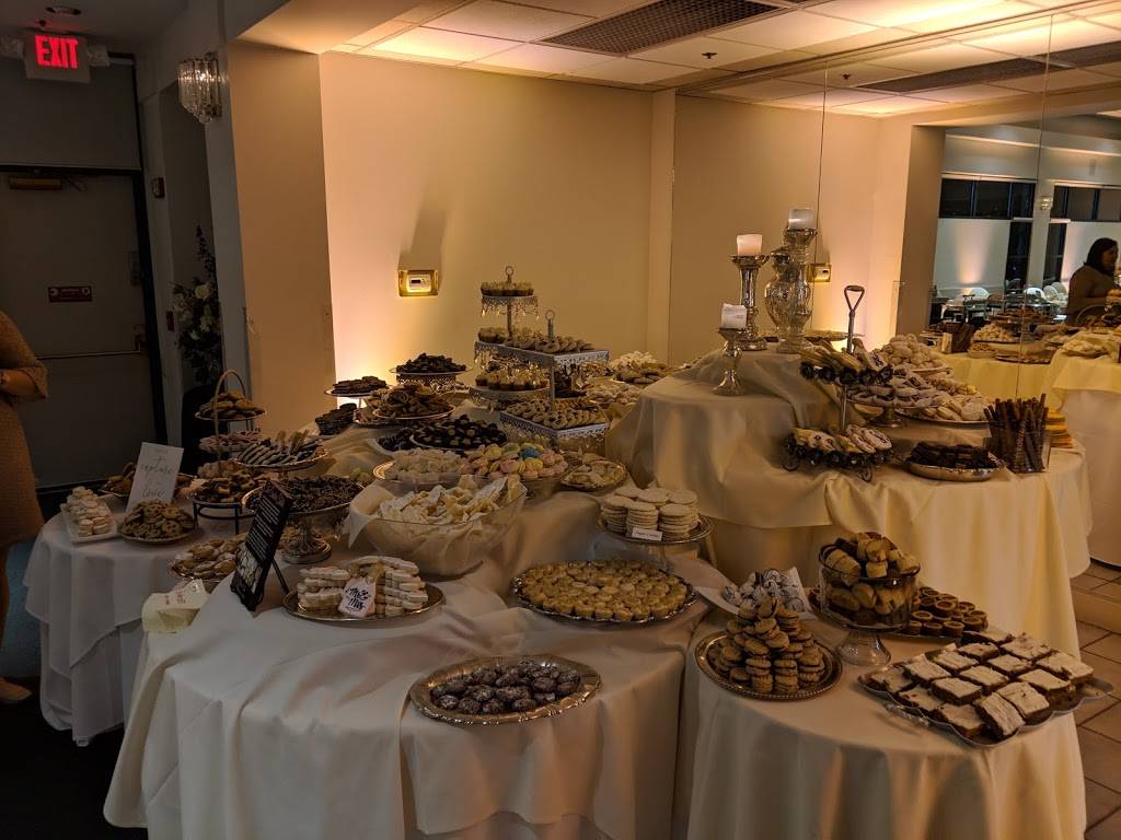 Leos | restaurant | 7042 E Market St, Warren, OH 44484, USA | 3308565291 OR +1 330-856-5291