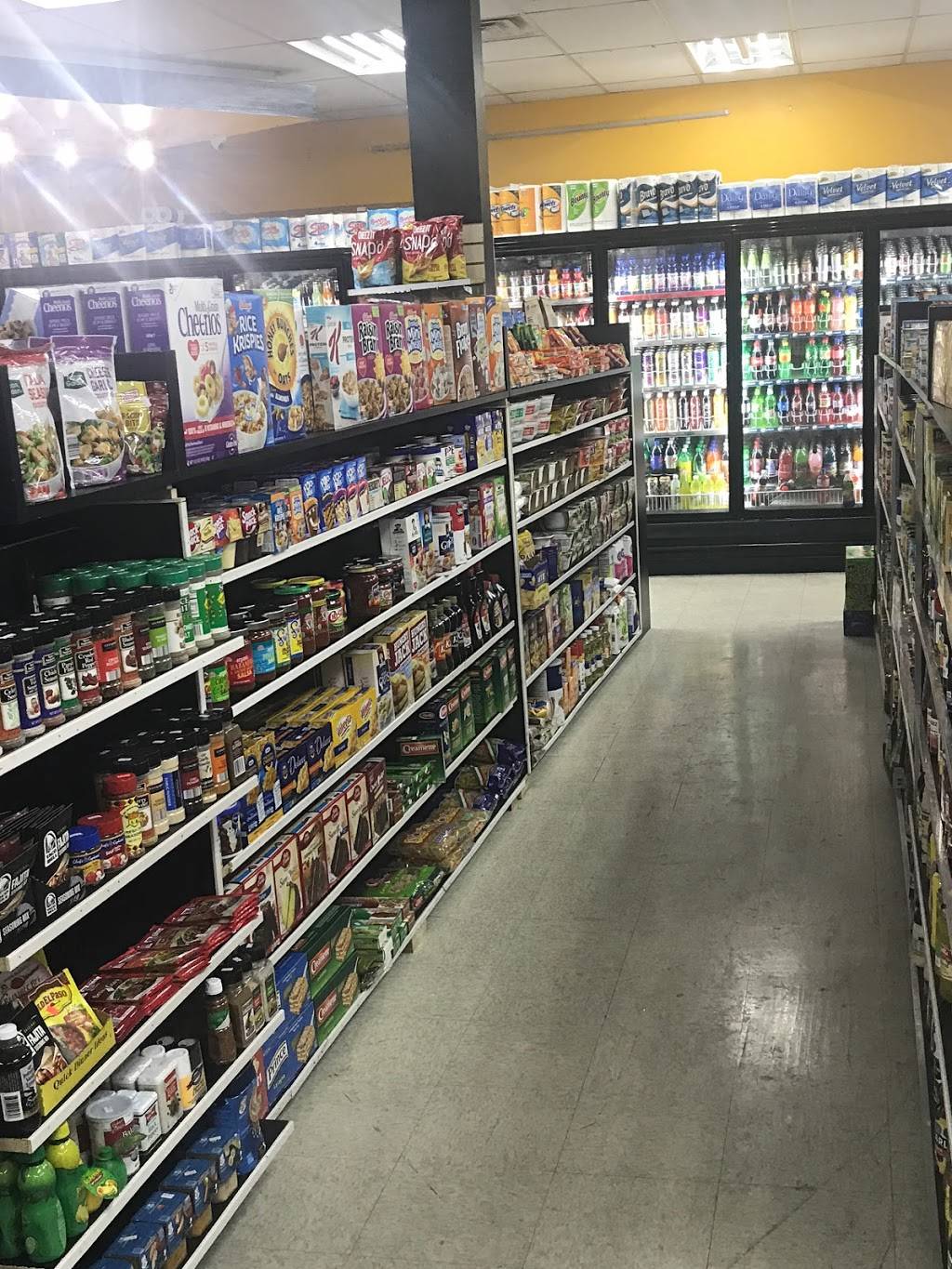 In & Out | restaurant | 701 W Wisconsin Ave, Milwaukee, WI 53233, USA | 4142209466 OR +1 414-220-9466