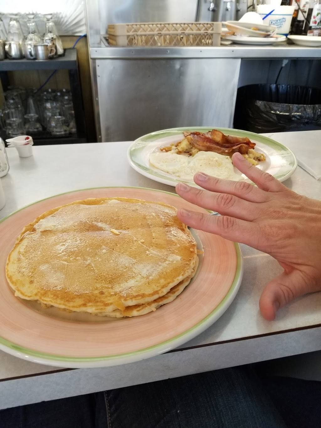 Cruisers Restaurant | restaurant | 810 Bank St, Lodi, OH 44254, USA | 3309482100 OR +1 330-948-2100