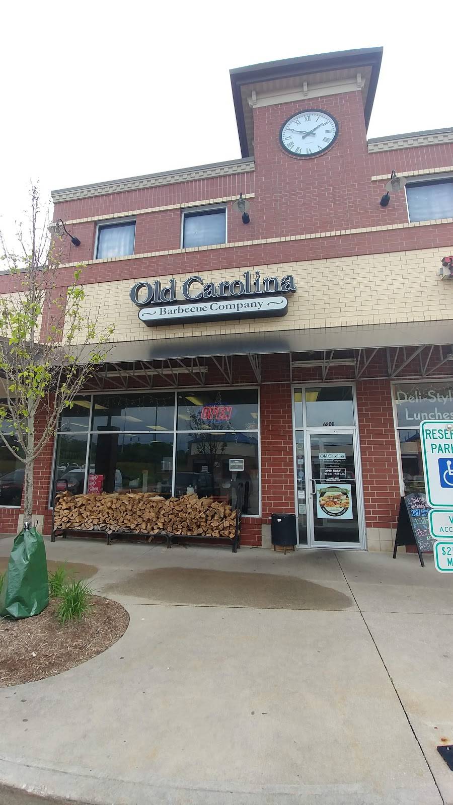 Old Carolina Barbecue Company | restaurant | 620 Ridgewood Crossing Rd, Fairlawn, OH 44333, USA | 3306654222 OR +1 330-665-4222
