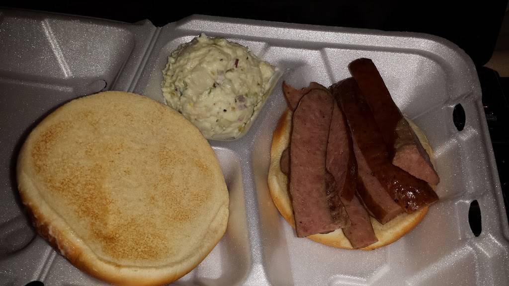 Sids Main Street Bbq | restaurant | 702 Main St, Bandera, TX 78003, USA | 8307964227 OR +1 830-796-4227