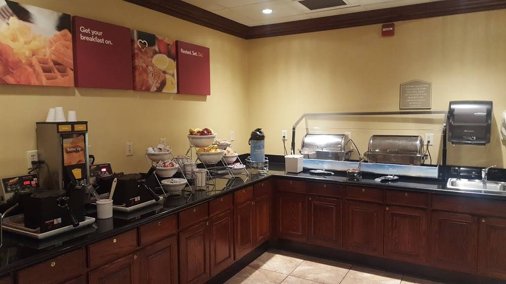 Comfort Suites Milwaukee - Park Place | restaurant | 10831 W Park Pl, Milwaukee, WI 53224, USA | 4149790250 OR +1 414-979-0250