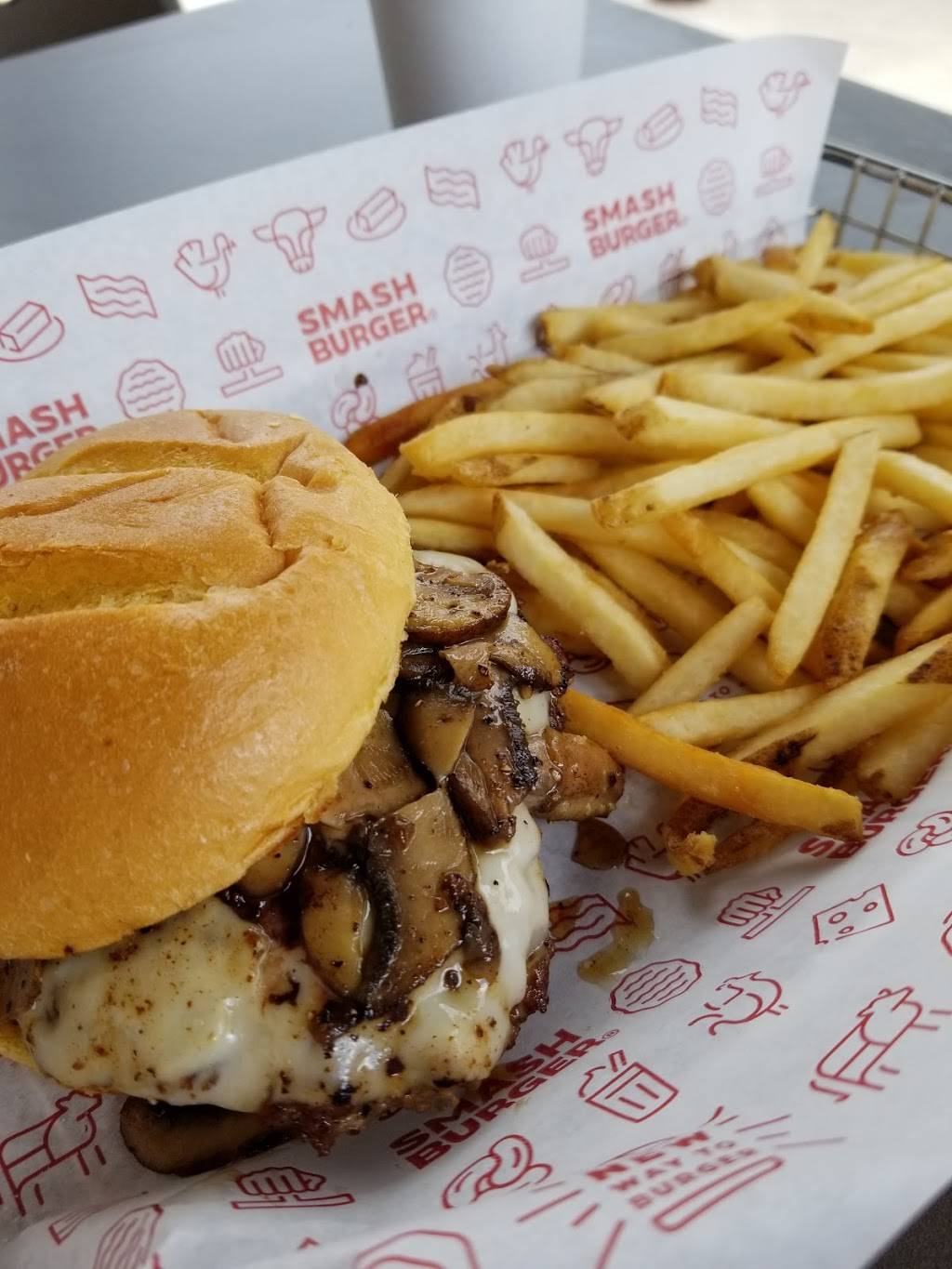 Smashburger | restaurant | 3225 Vicksburg Ln N Suite G, Bldg. B, Plymouth, MN 55447, USA | 7632521496 OR +1 763-252-1496