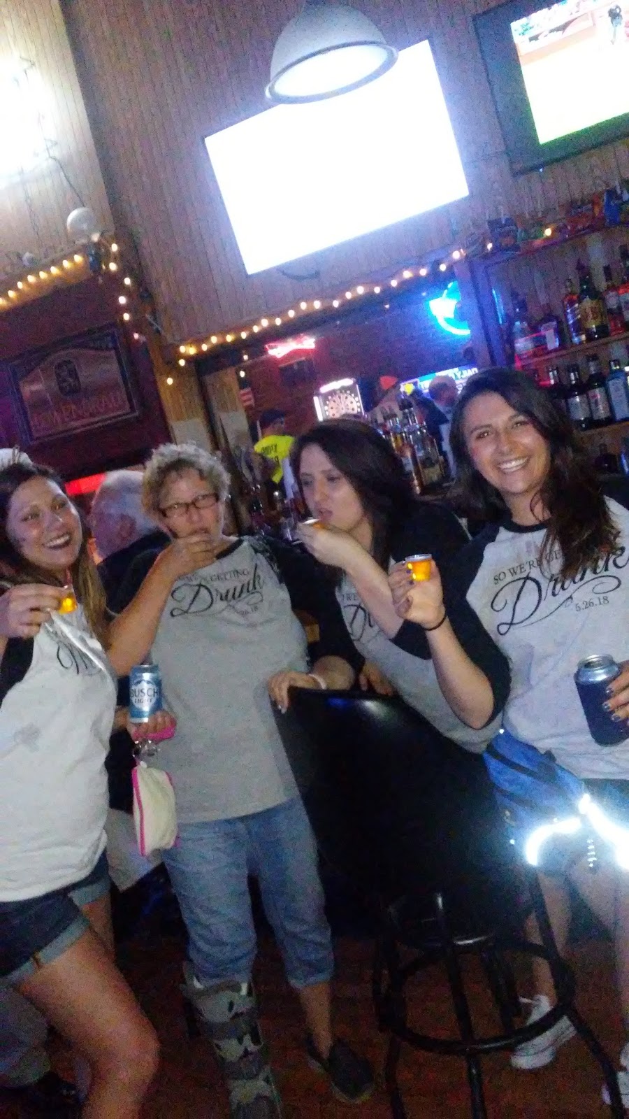 88 Bar & Grill | restaurant | 111 E 2nd St, Beardstown, IL 62618, USA | 2173239986 OR +1 217-323-9986