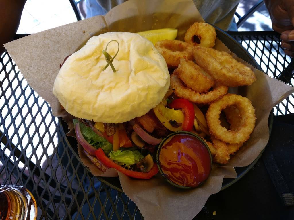 Samuels | restaurant | 1000 W Columbus Ave, Springfield, MA 01105, USA | 4137317267 OR +1 413-731-7267