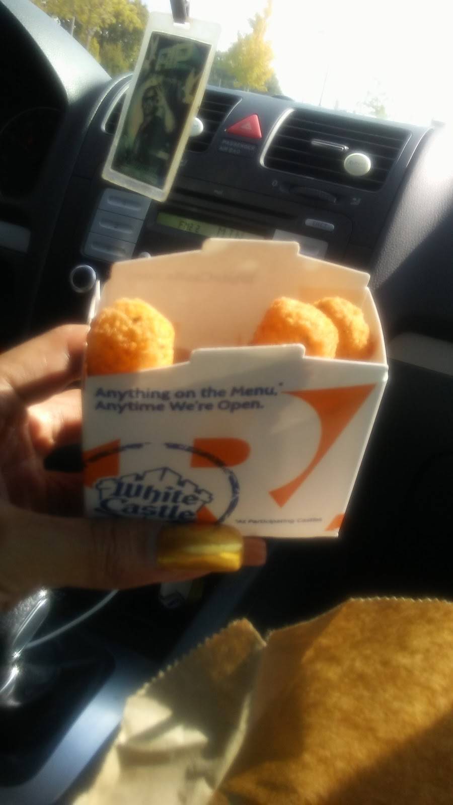 White Castle | restaurant | 700 W Broadway, Louisville, KY 40202, USA | 5025841531 OR +1 502-584-1531