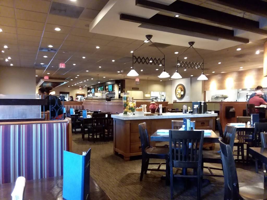 Carrabbas Italian Grill | restaurant | 5805 Trinity Pkwy, Centreville, VA 20120, USA | 7032669755 OR +1 703-266-9755