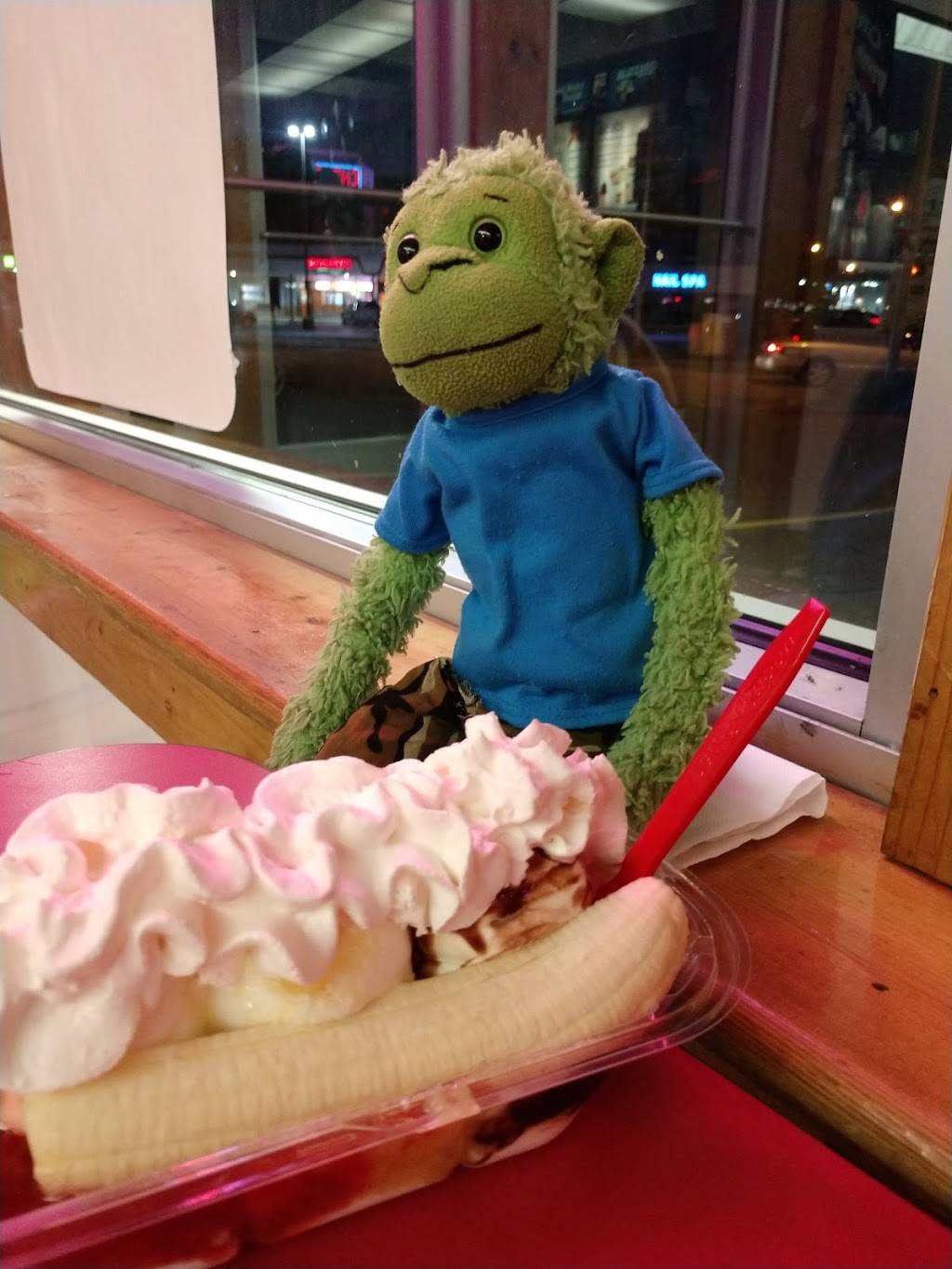 Dairy Queen - Seasonally | restaurant | 2 S US-12, Fox Lake, IL 60020, USA | 8475877013 OR +1 847-587-7013