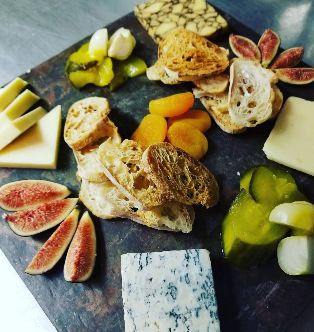 The Bookstore Speakeasy | restaurant | 336 Adams St, Bethlehem, PA 18015, USA | 6108671100 OR +1 610-867-1100